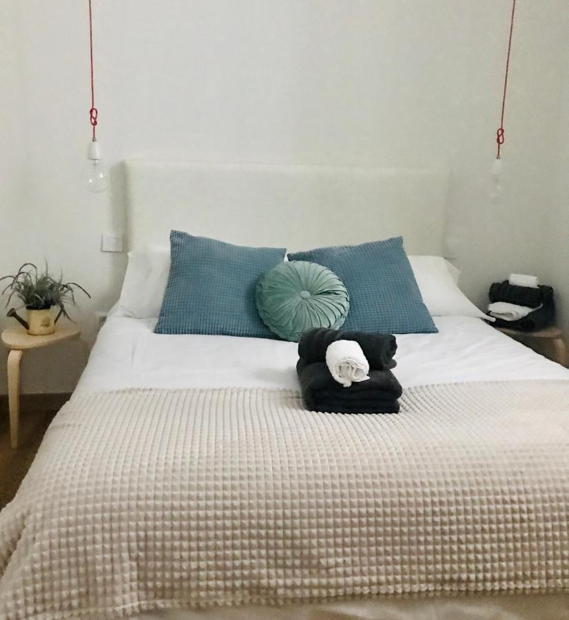 Por Amor De Dios Apartamento Apartment Seville Luaran gambar